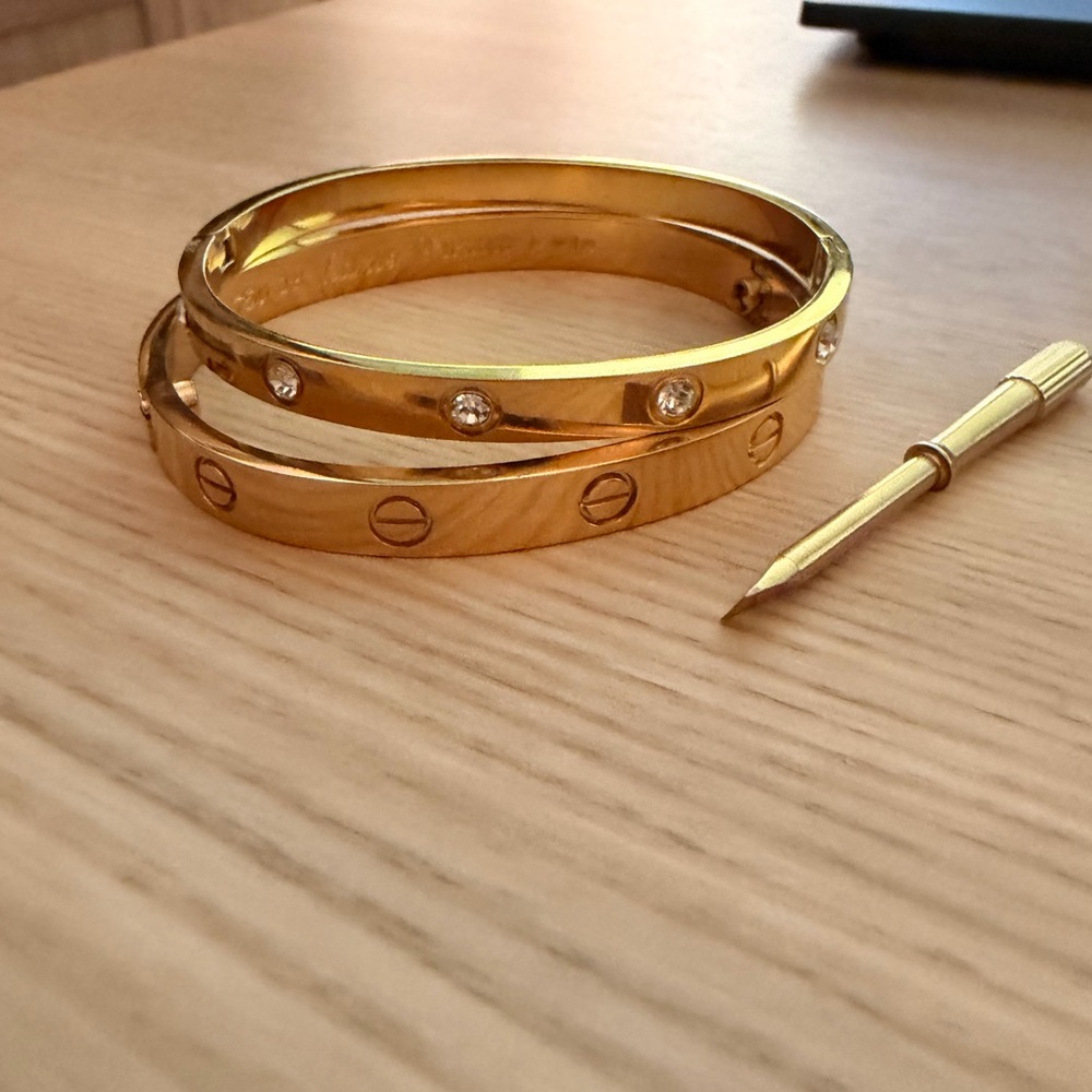 Set of two bangles